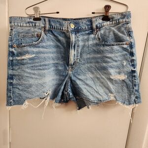 American Eagle High-Waisted Distressed Denim Shorts – Size 14